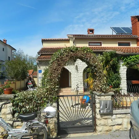 Apartments Vila Vanda Poreč Exterior foto
