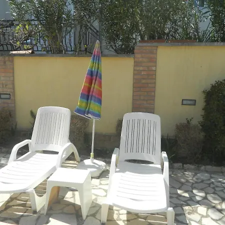 Apartments Vila Vanda Poreč Exterior foto