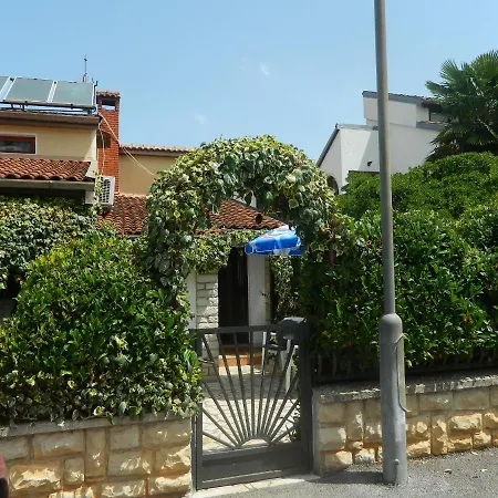 Apartments Vila Vanda Poreč Exterior foto